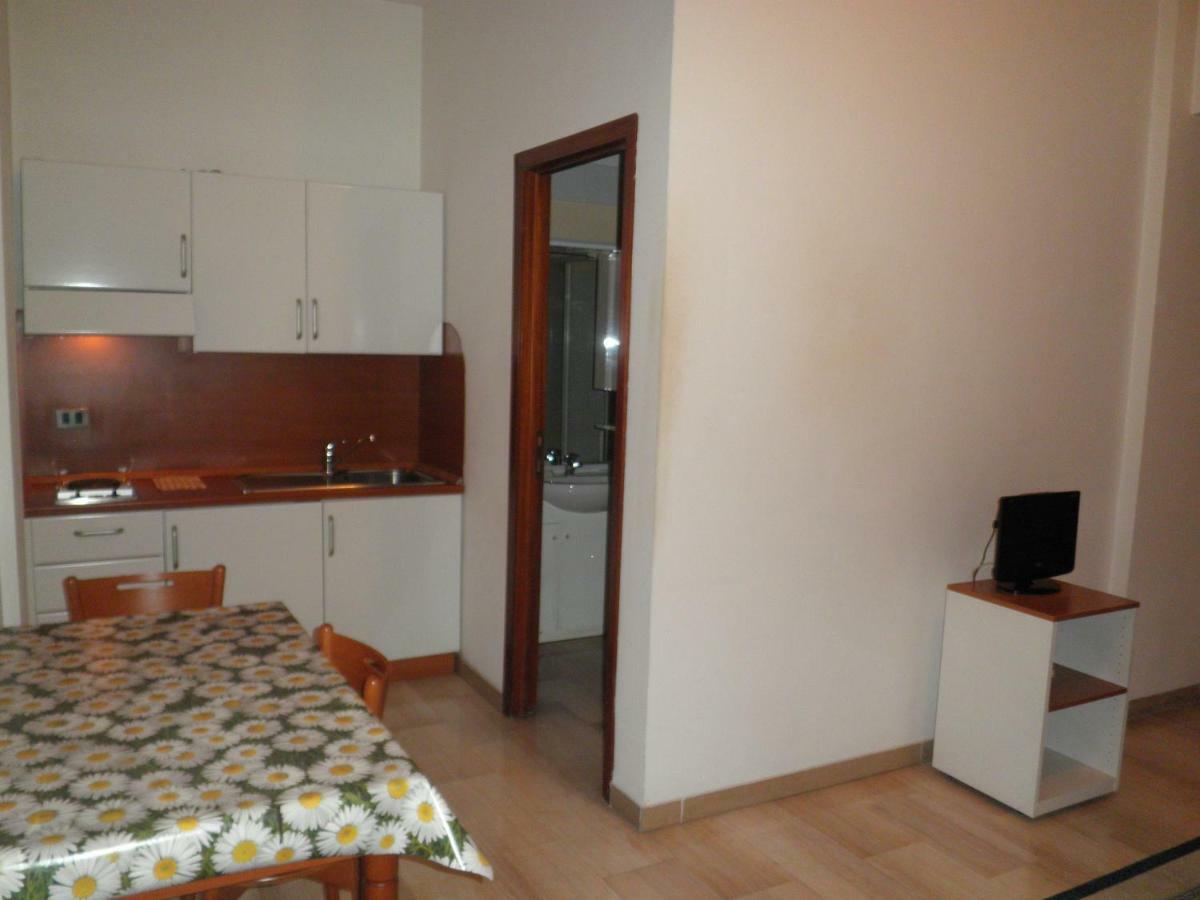 Residence Executive Ancona Bagian luar foto