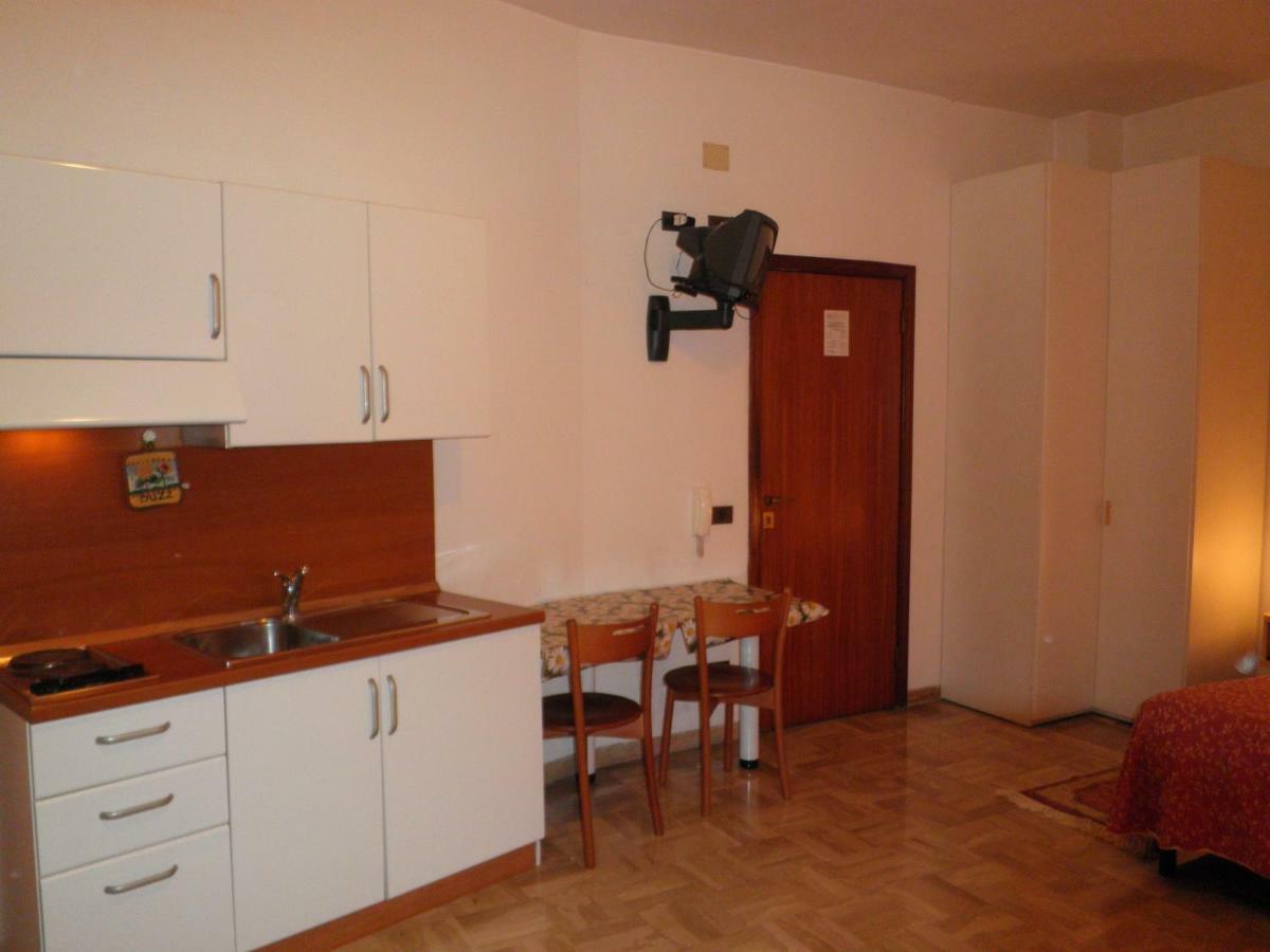 Residence Executive Ancona Ruang foto